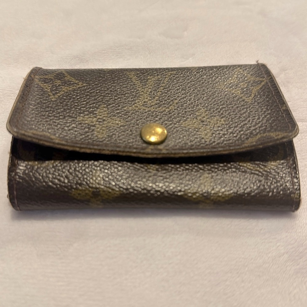 Authentic Louis Vuitton Key Holder